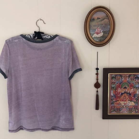 American Eagle distressed lilac T-Shirt size Small - Picture 4 of 4